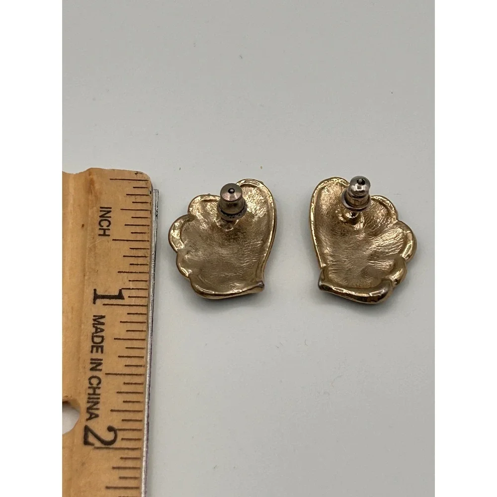 Vintage Black Enamel Gold Tone Heart Wing Stud Earrings Romantic Retro Post Back